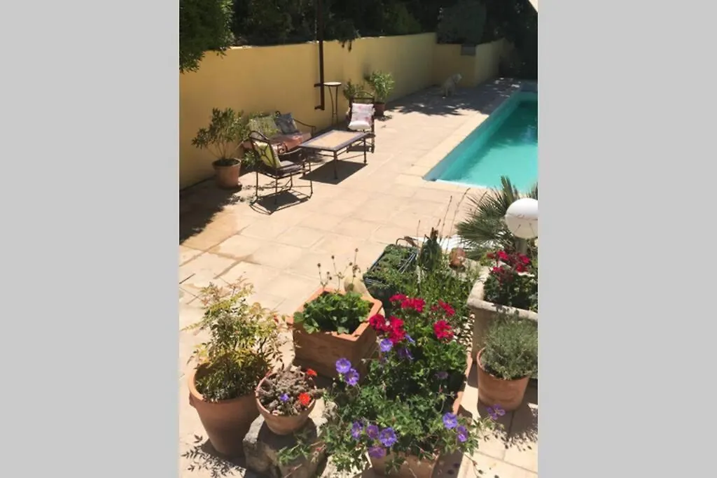 Ecrin De Verdure Avec Acces Piscine En Plein Aix Αιξ-αν-Προβάνς Γαλλία